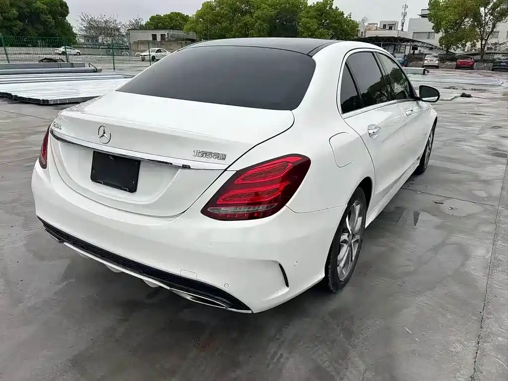 Mercedes-Benz C-Class — миниатюра 3