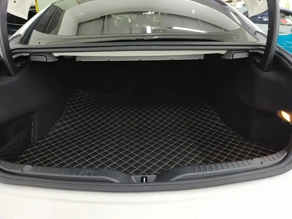 Mercedes-Benz C-Class (Import) — миниатюра 19