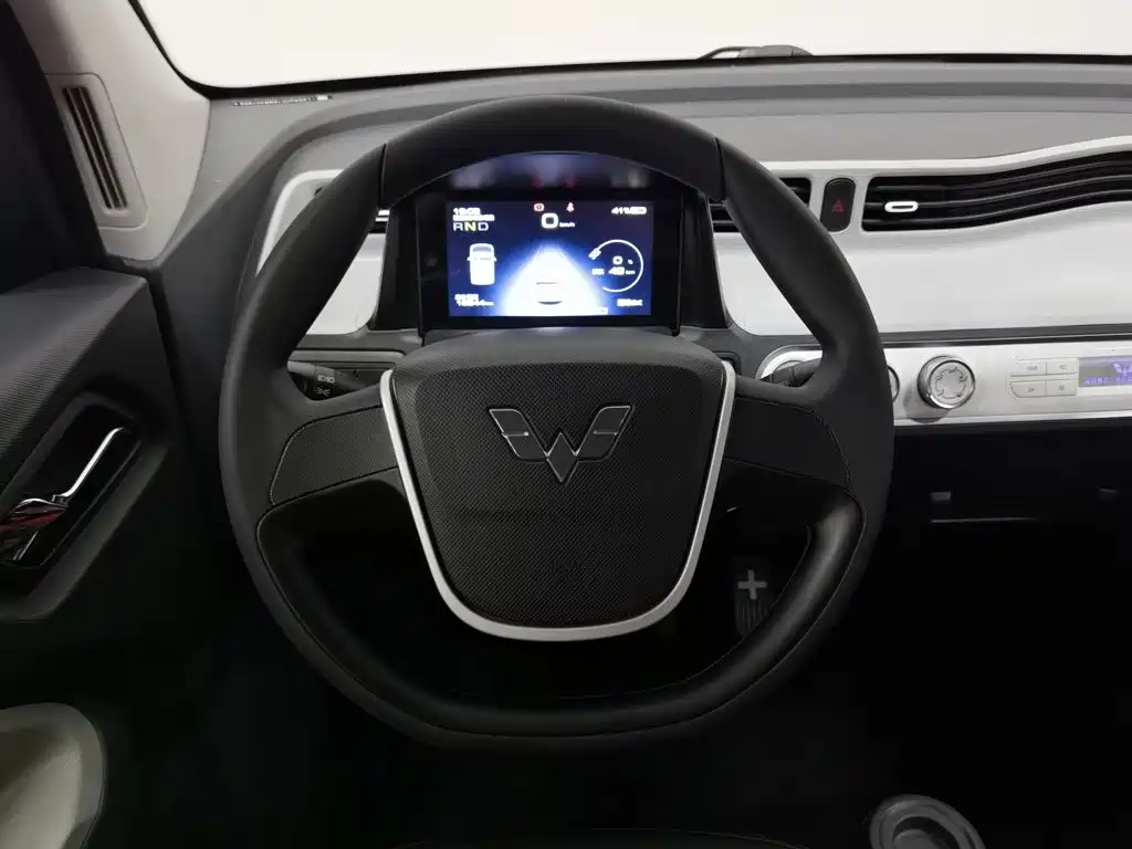 Wuling MINIEV — миниатюра 11