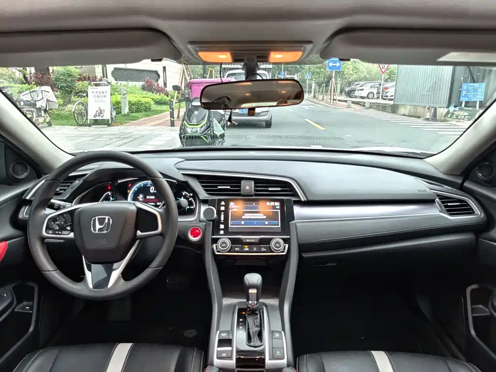 Honda Civic 2016 220TURBO CVT Luxury