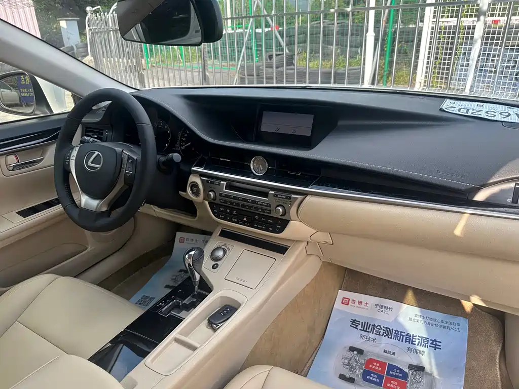 Lexus ES — миниатюра 8