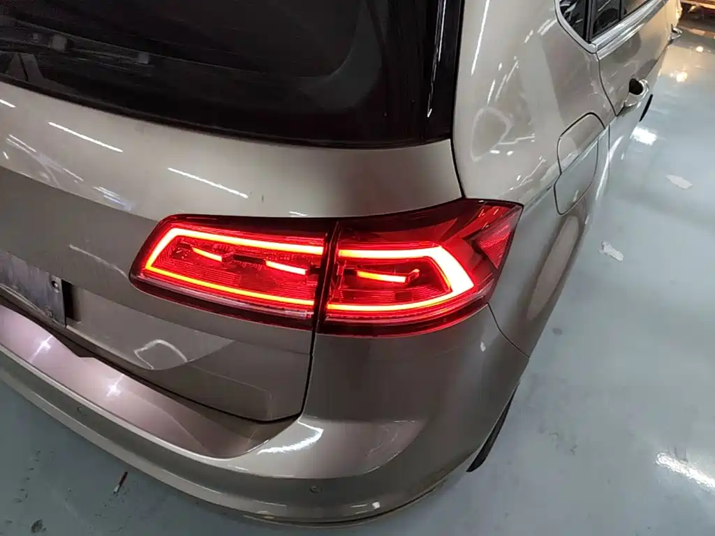 Volkswagen Golf Sportsvan — миниатюра 24