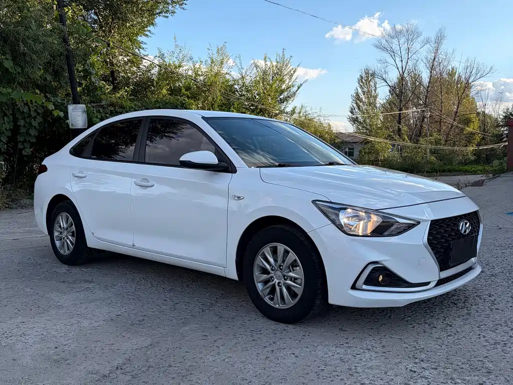 Hyundai Elantra — миниатюра 3