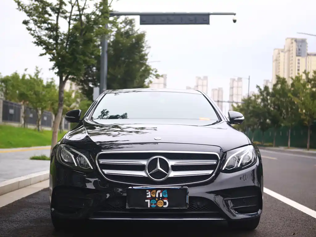 Mercedes-Benz E-Class — миниатюра 2