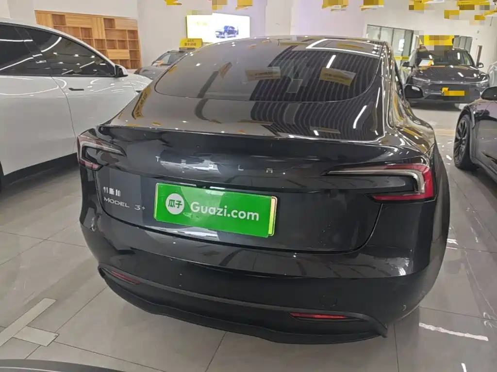 Tesla Model 3 — миниатюра 6