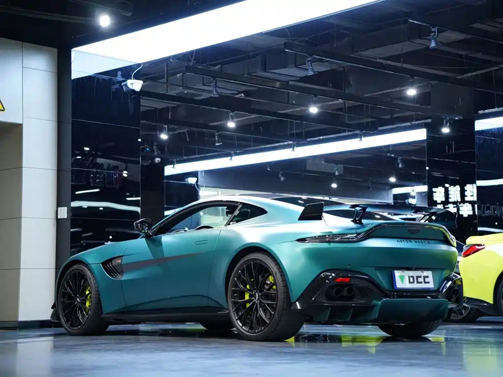 Aston Martin V8 Vantage — миниатюра 4