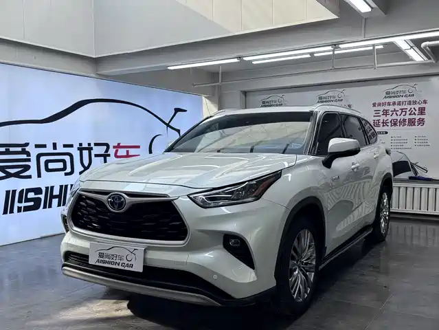 TOYOTA HIGHLANDER 2024