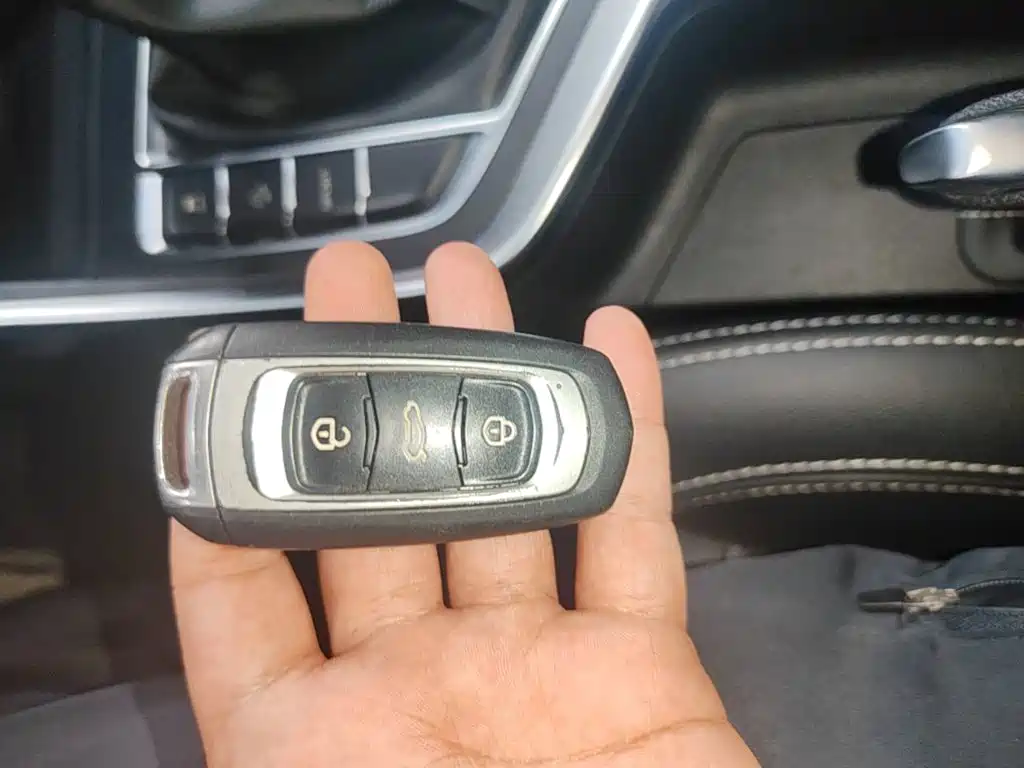 Geely Vision X3 — миниатюра 9