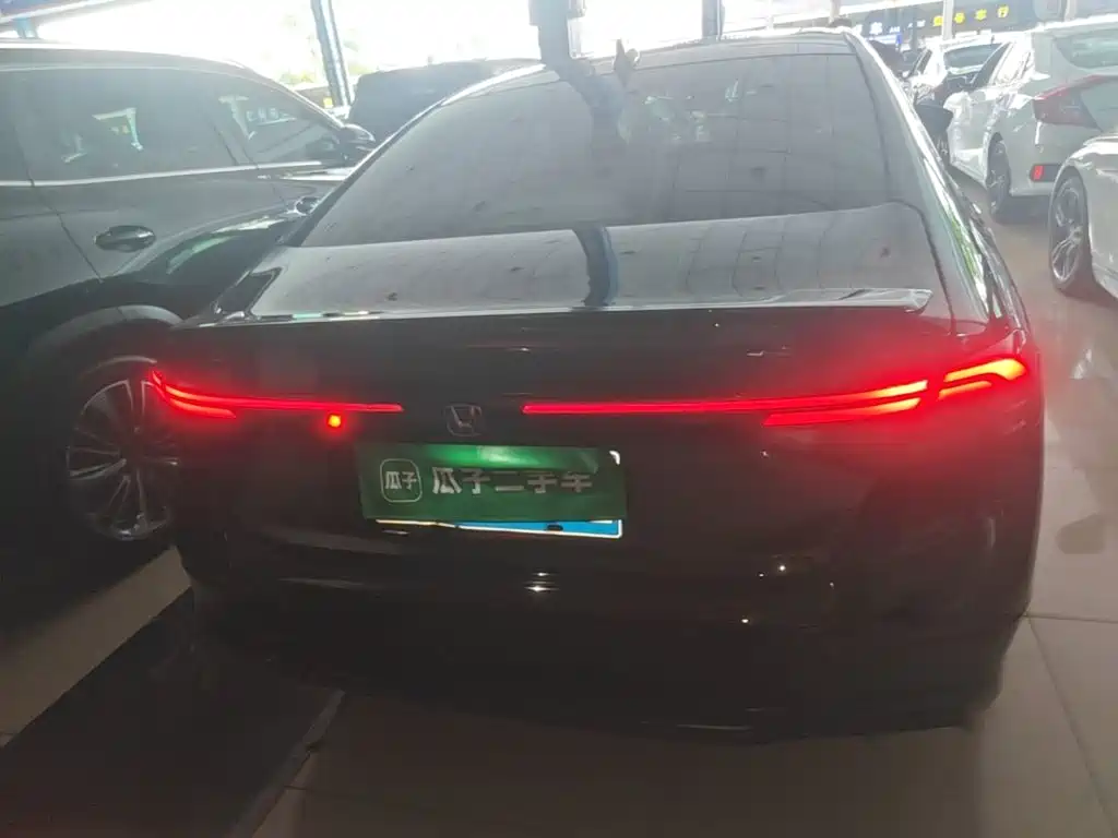Honda Accord — миниатюра 6