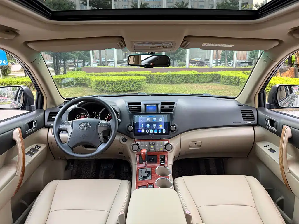 Toyota Highlander (Import) — миниатюра 13