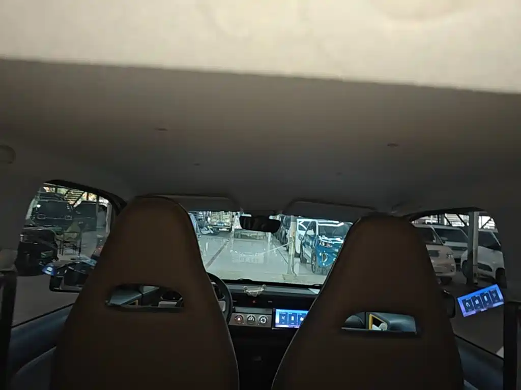 Wuling MINIEV — миниатюра 18