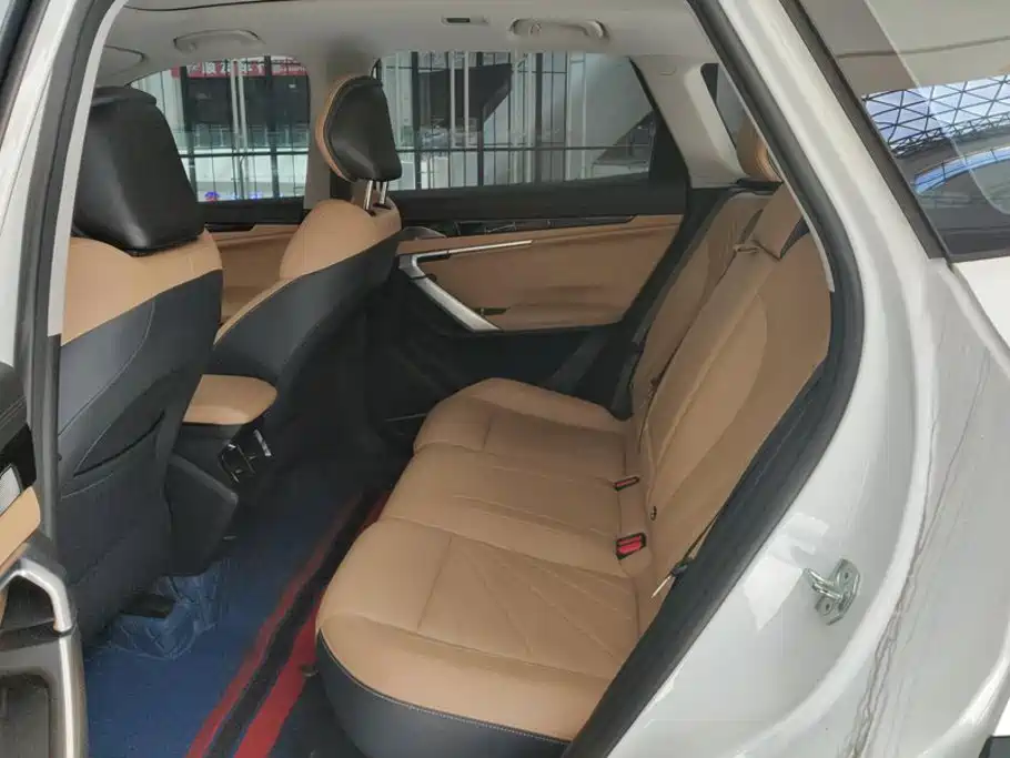 Geely Boyue L — миниатюра 11