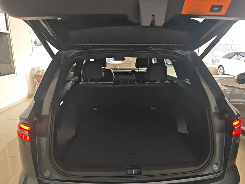 Geely Xingyue L — миниатюра 19