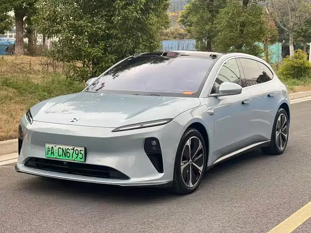NIO NIO ET5T 2023