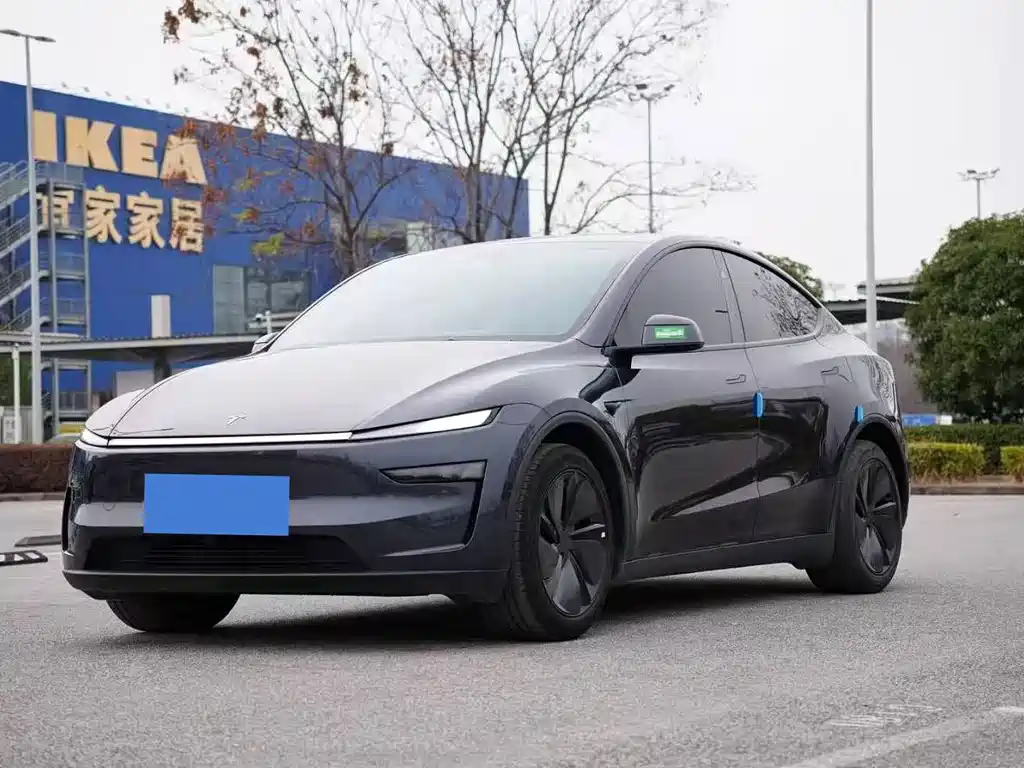 Tesla Model Y 2025