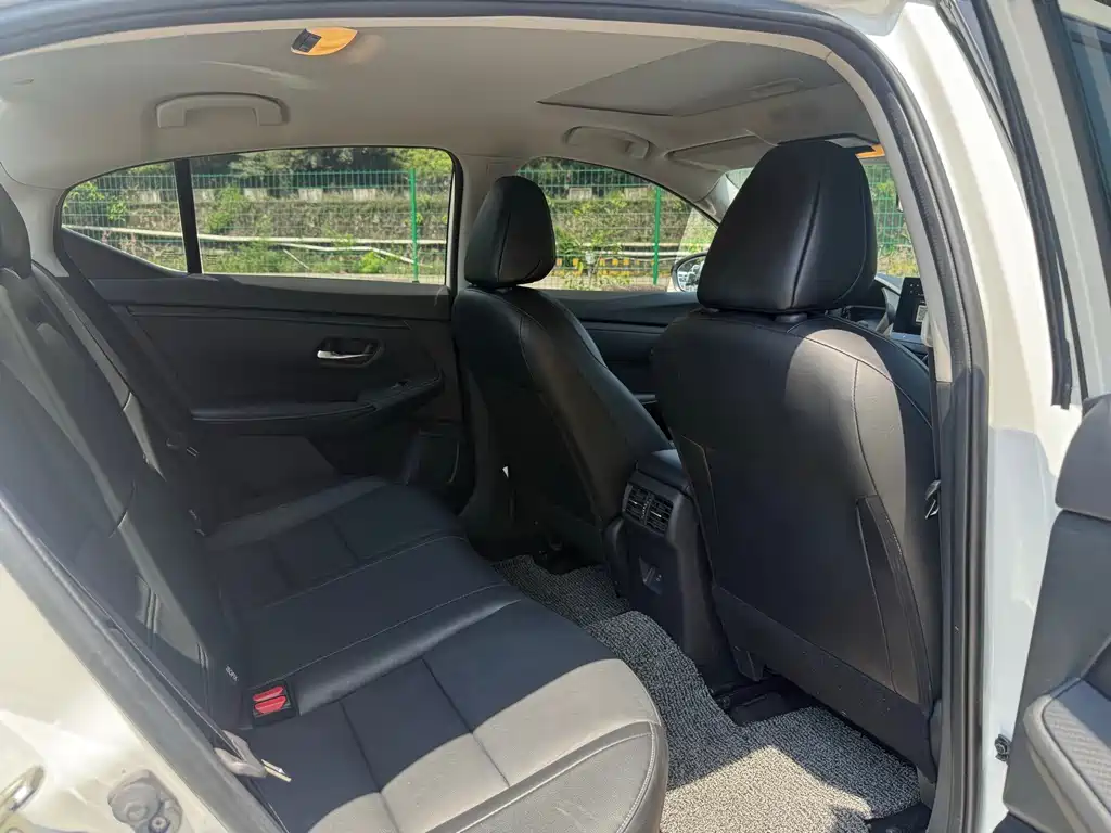 Nissan Sylphy — миниатюра 8