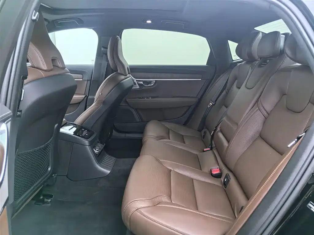 VOLVO S90 PLUG IN HYBRID