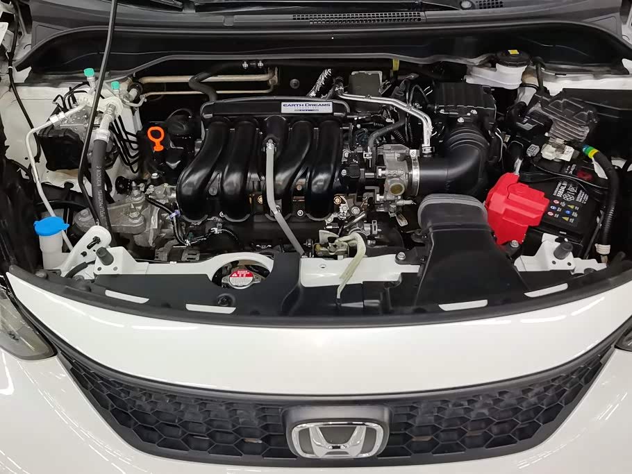 Honda Fit 1.5 л 2024 г. Белый, пробег 20800 км