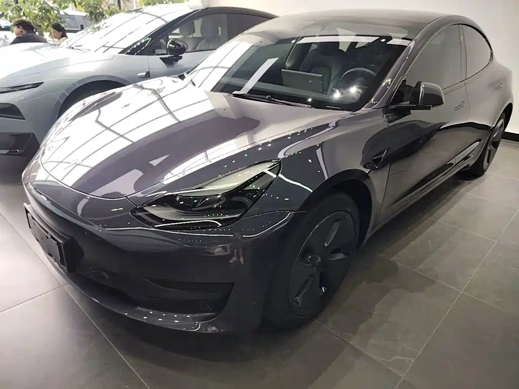 Tesla Model 3 — миниатюра 2
