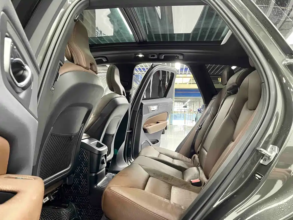 VOLVO XC60 PLUG IN HYBRID