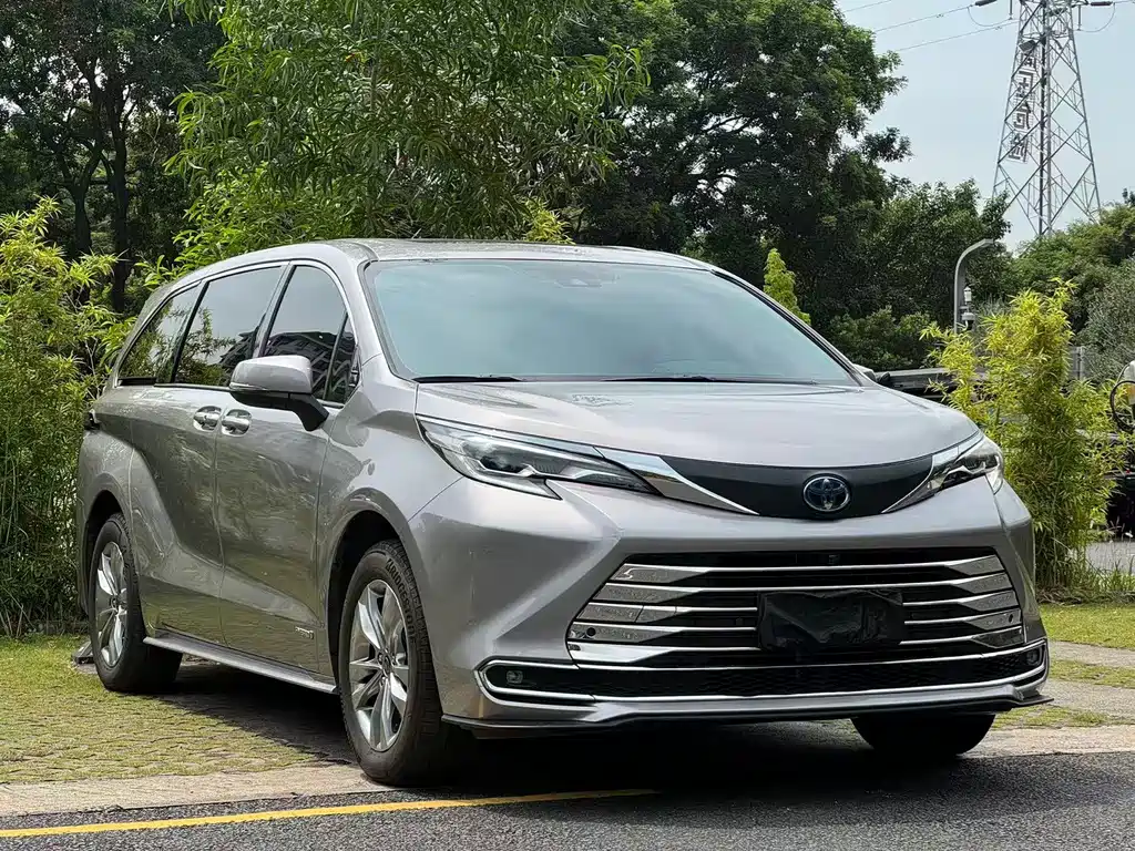 Toyota Sienna — миниатюра 14