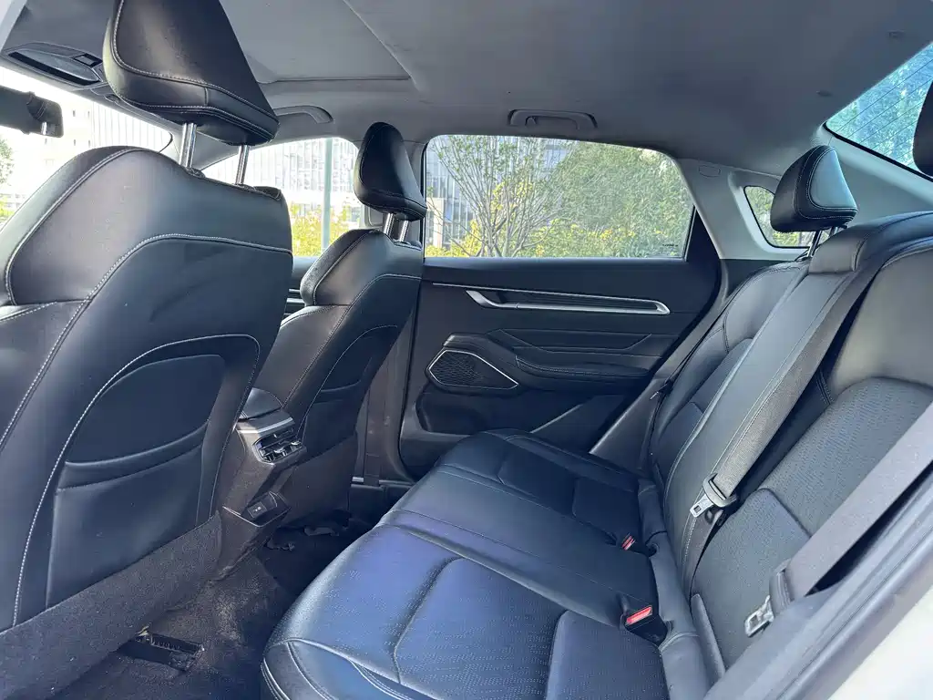 Geely Emgrand 2022 4 1.5L CVT Elite
