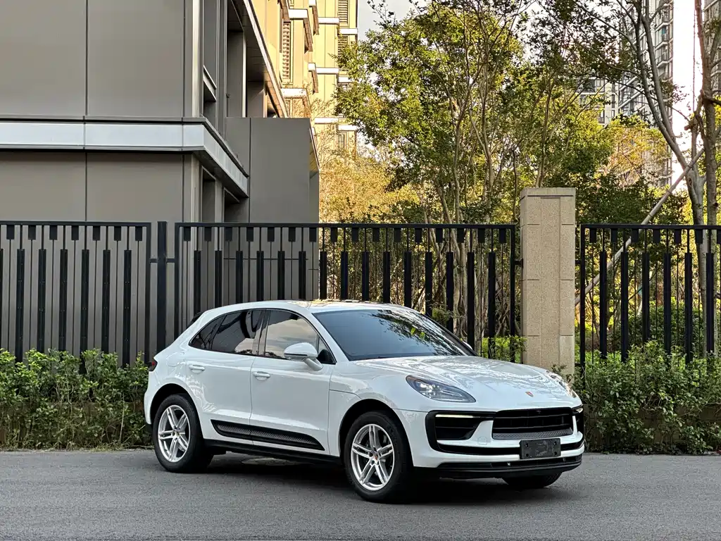 Porsche Macan — миниатюра 3