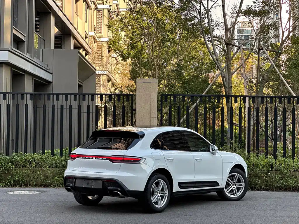 Porsche Macan — миниатюра 4