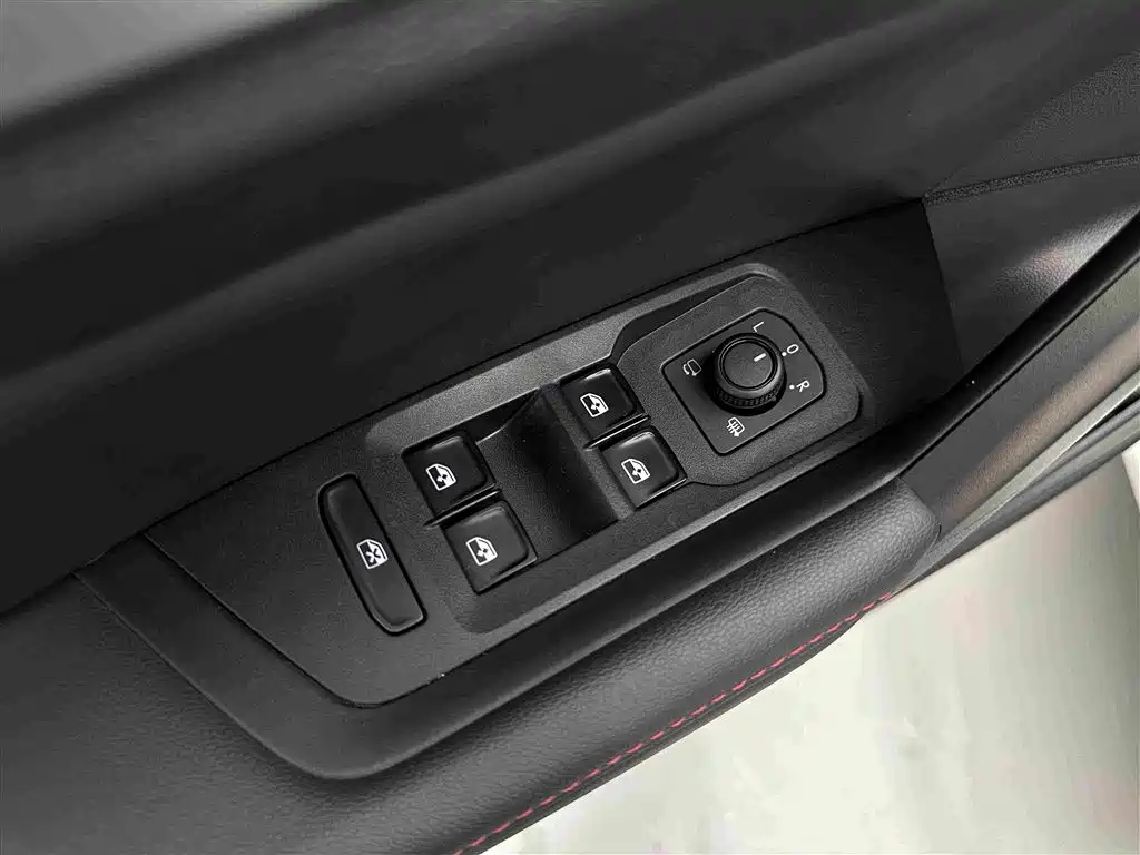 Volkswagen Lavida — миниатюра 26