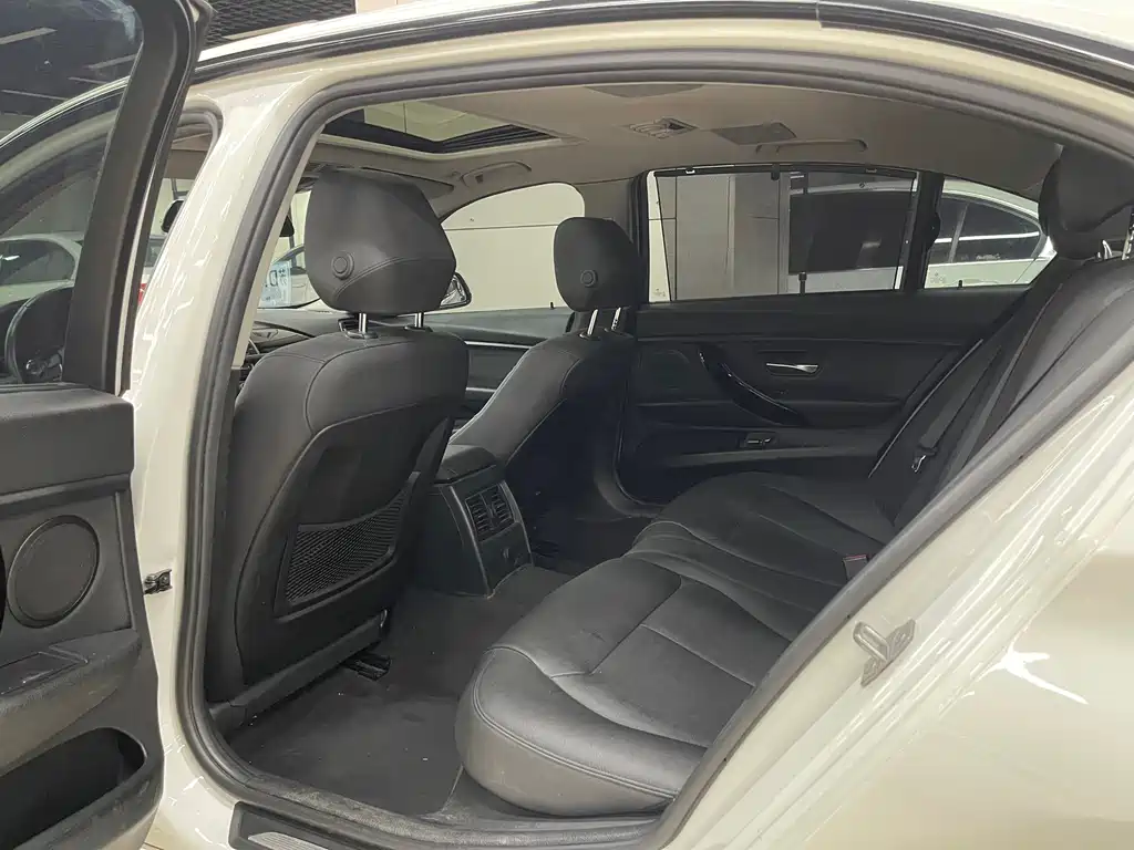 BMW 3 Series — миниатюра 6