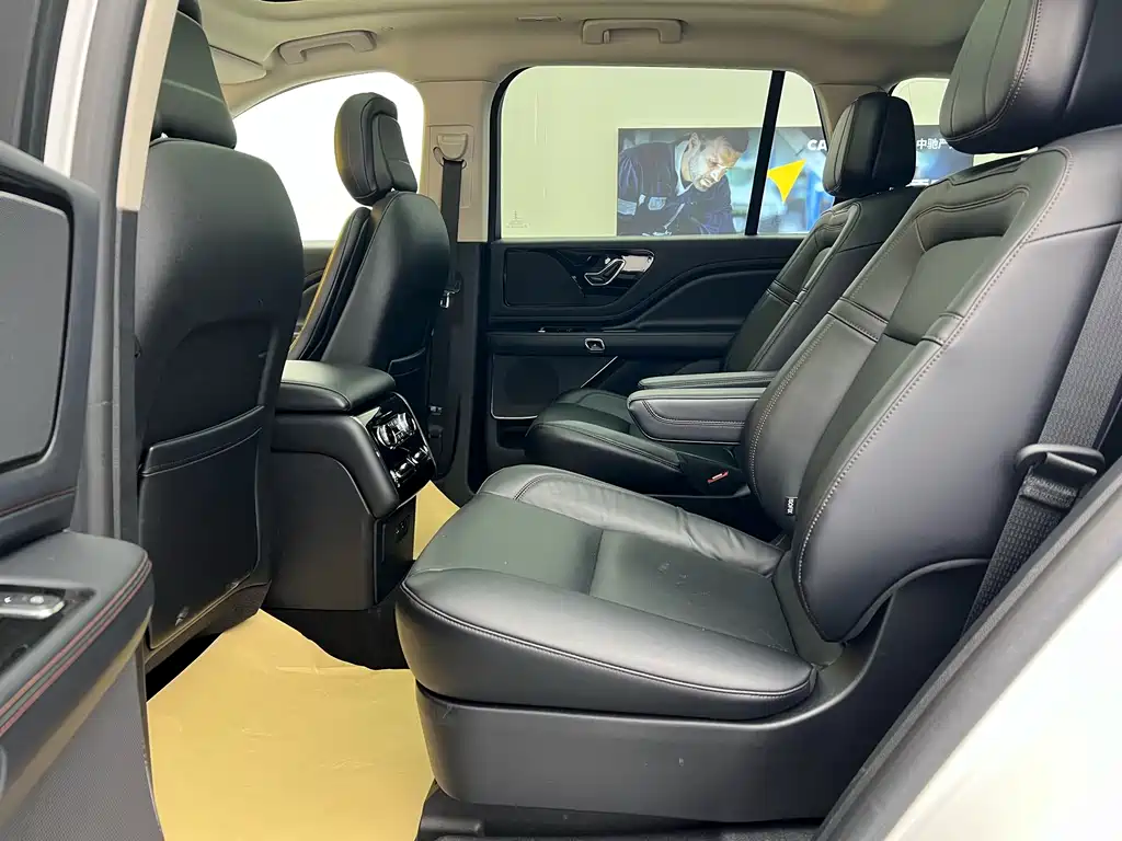 Lincoln Aviator 2023 3.0T V6 Premium мест