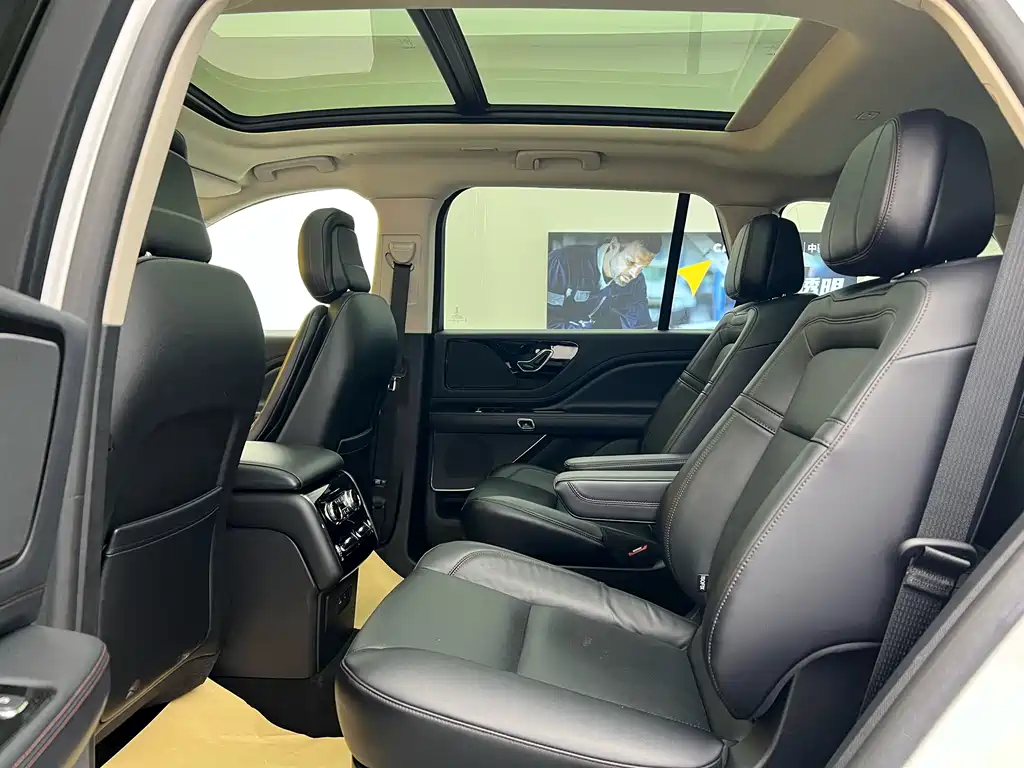Lincoln Aviator 2023 3.0T V6 Premium мест