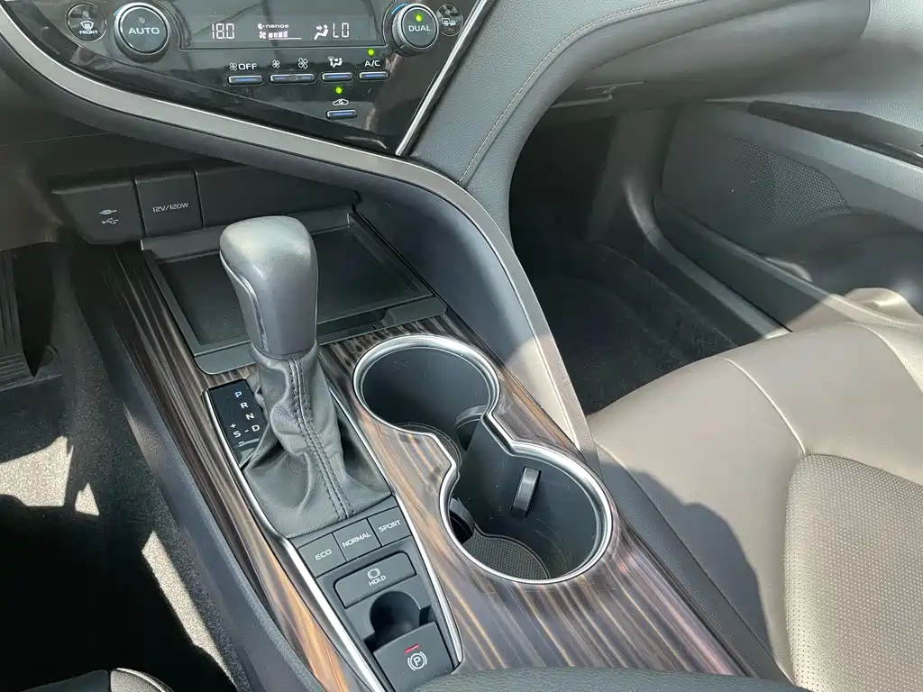 Toyota Camry — миниатюра 21