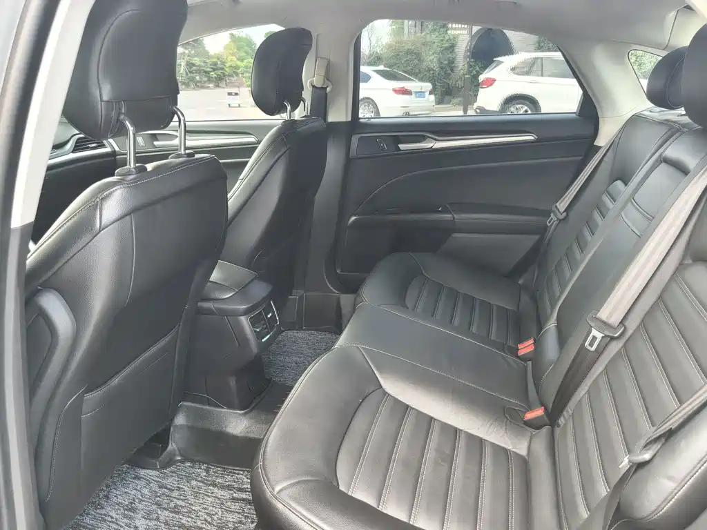 Ford Mondeo — миниатюра 4