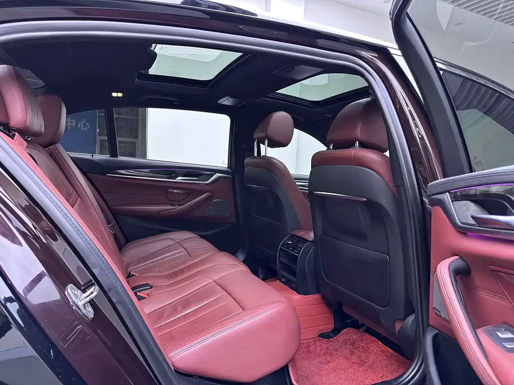BMW 5 Series — миниатюра 11