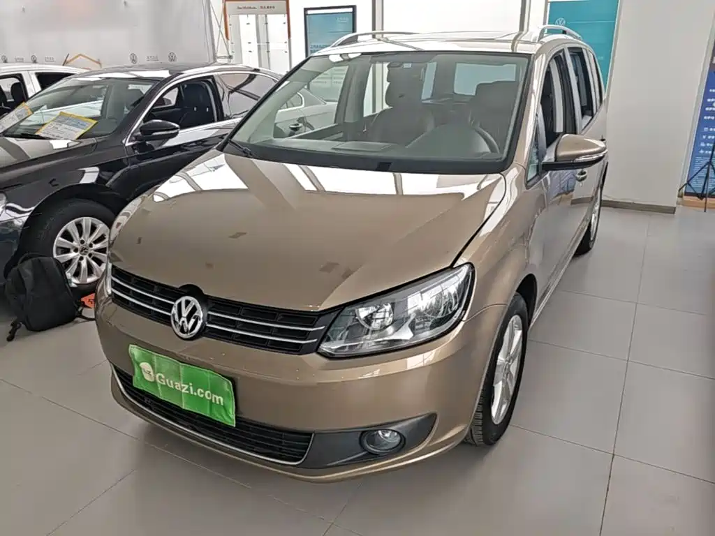 Volkswagen Touran — миниатюра 2