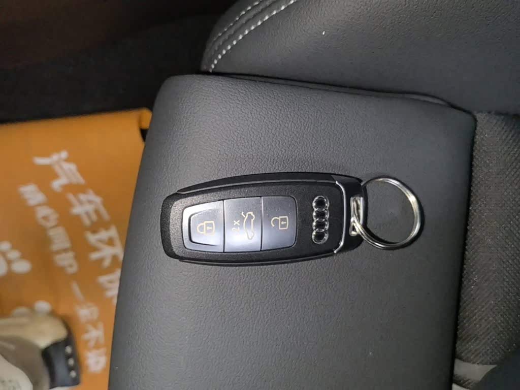 Audi A3 1.4 л 2024 г. Белый, пробег 10200 км