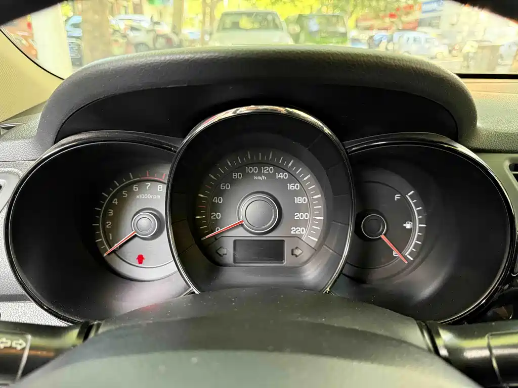 Kia K2 — миниатюра 6
