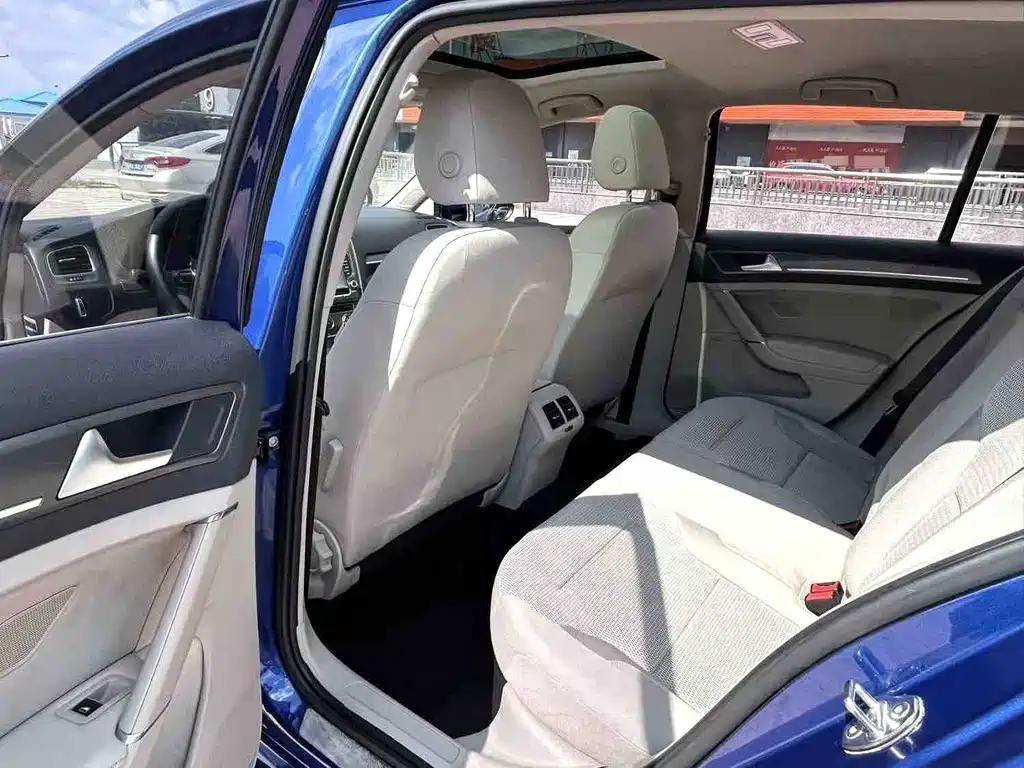 Volkswagen Golf — миниатюра 5