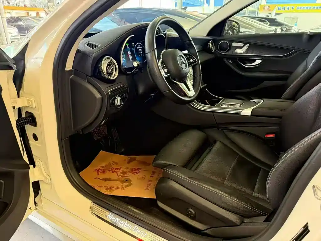 Mercedes-Benz C-Class — миниатюра 4