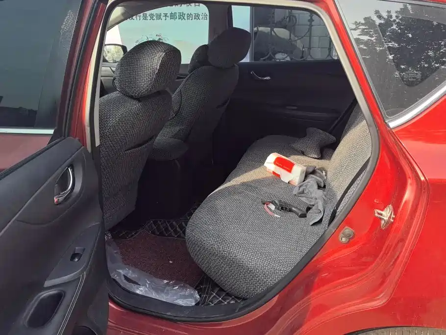 Nissan Tiida — миниатюра 11