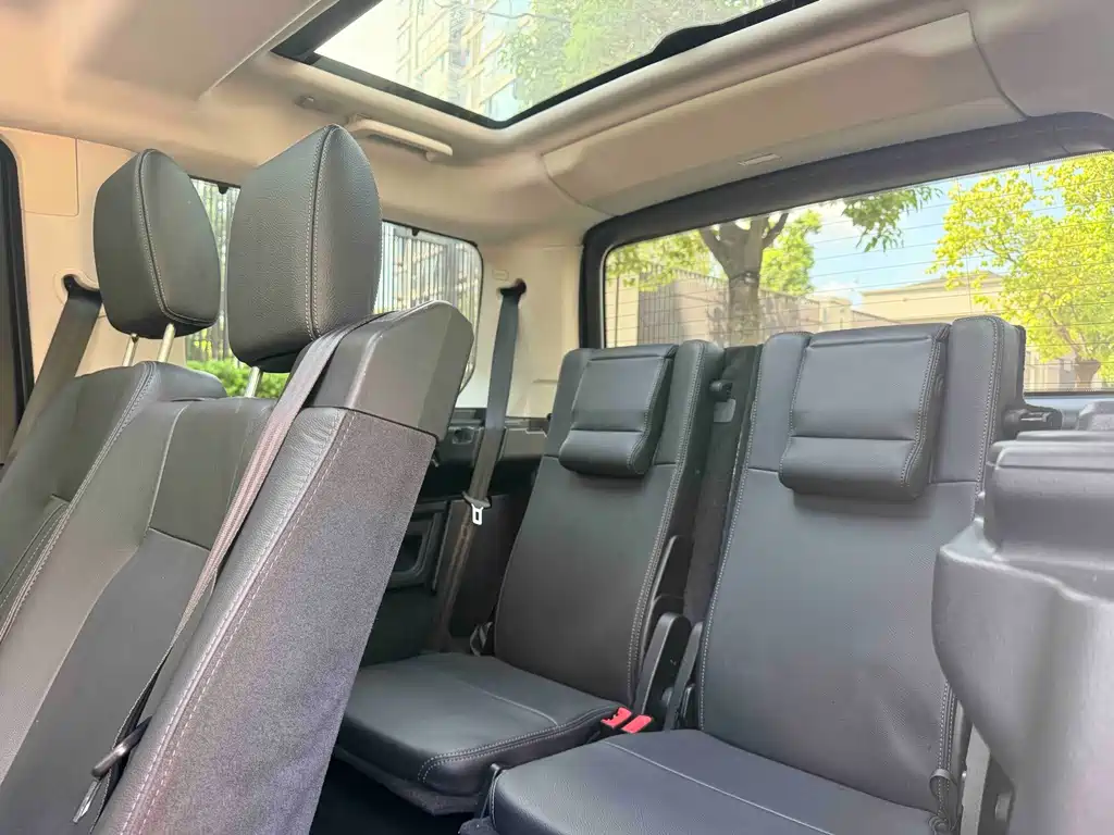 Land Rover Discovery — миниатюра 4