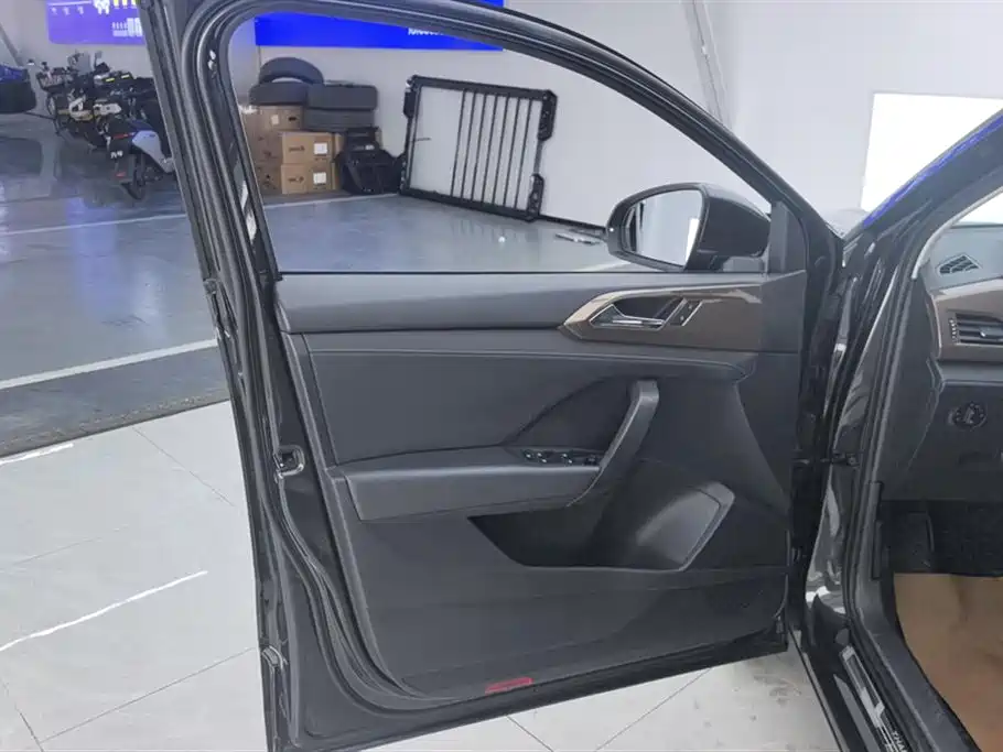 Volkswagen Tharu 2021 280TSI Luxury PLUS