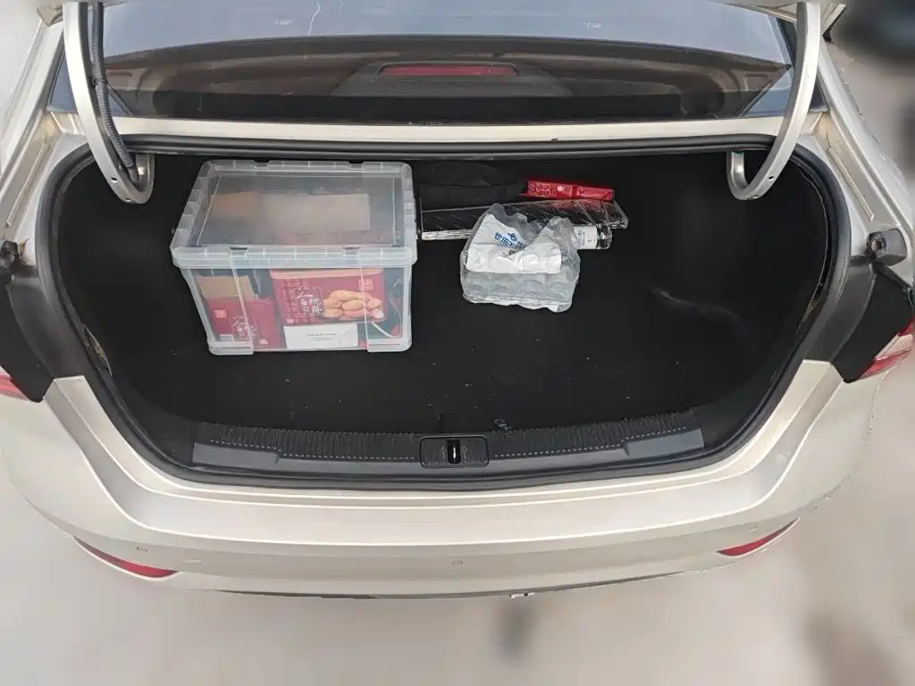 Roewe i5 — миниатюра 10