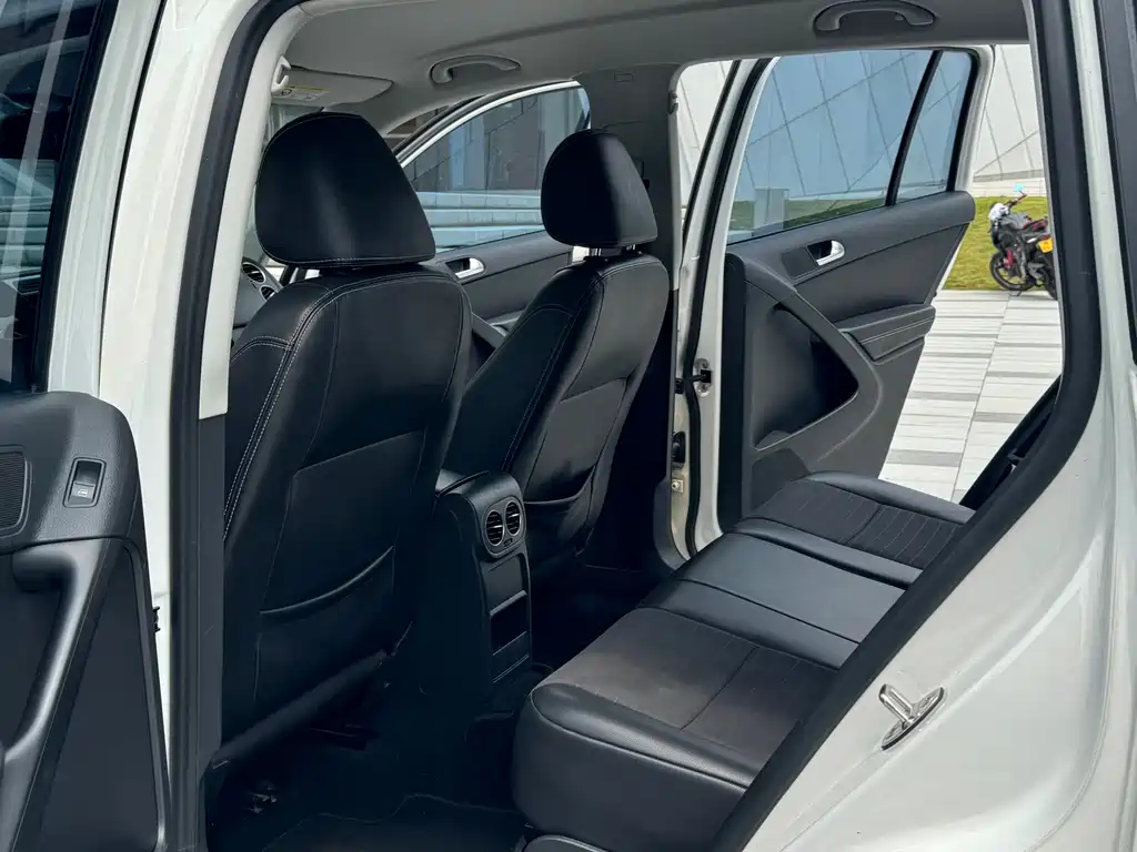 Volkswagen Tiguan - фото 23