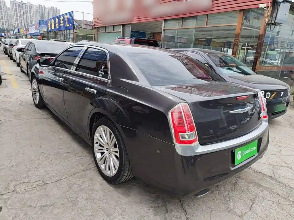 Chrysler 300C — миниатюра 5