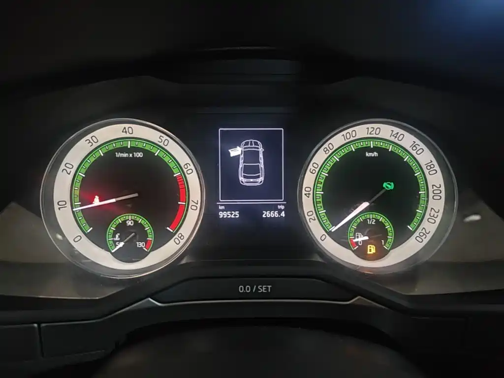 Skoda Superb — миниатюра 12