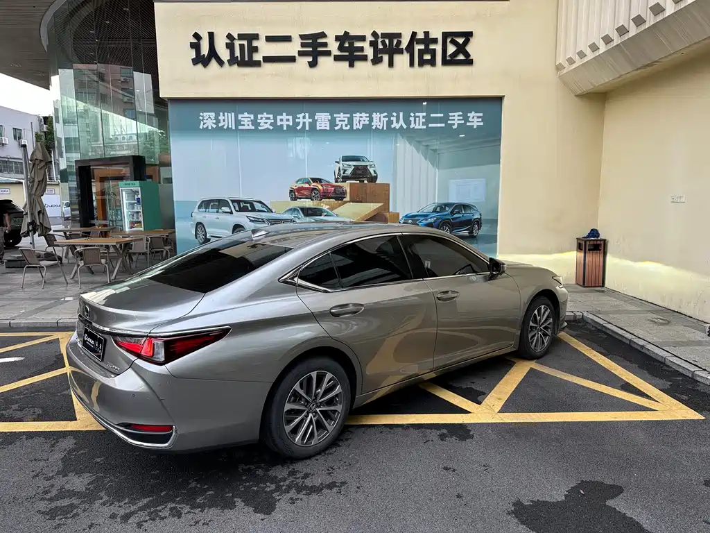 Lexus ES — миниатюра 26