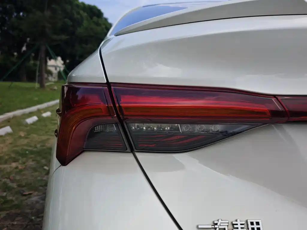 Toyota Avalon — миниатюра 12