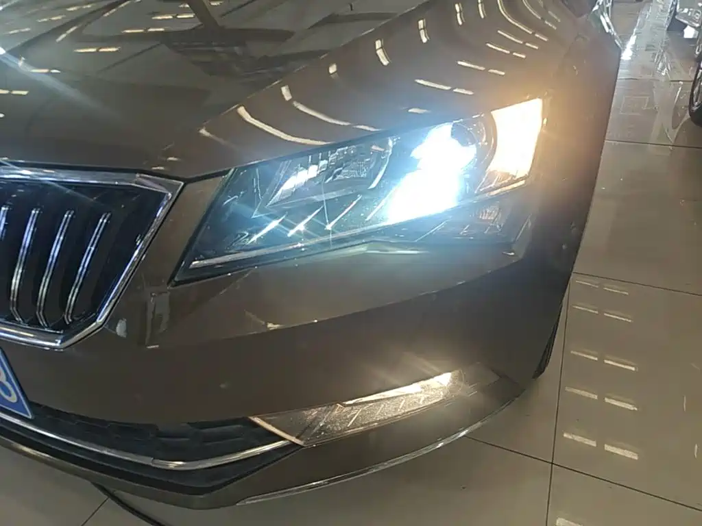 Skoda Superb — миниатюра 24